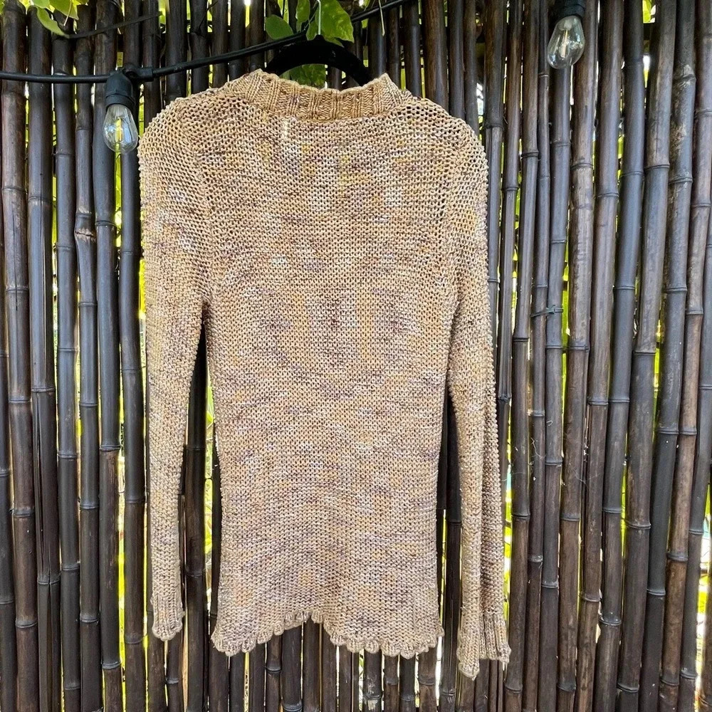 Vintage Cardigan Sweater BCBG MaxAzria • Wood Buttons - Picture 4 of 7